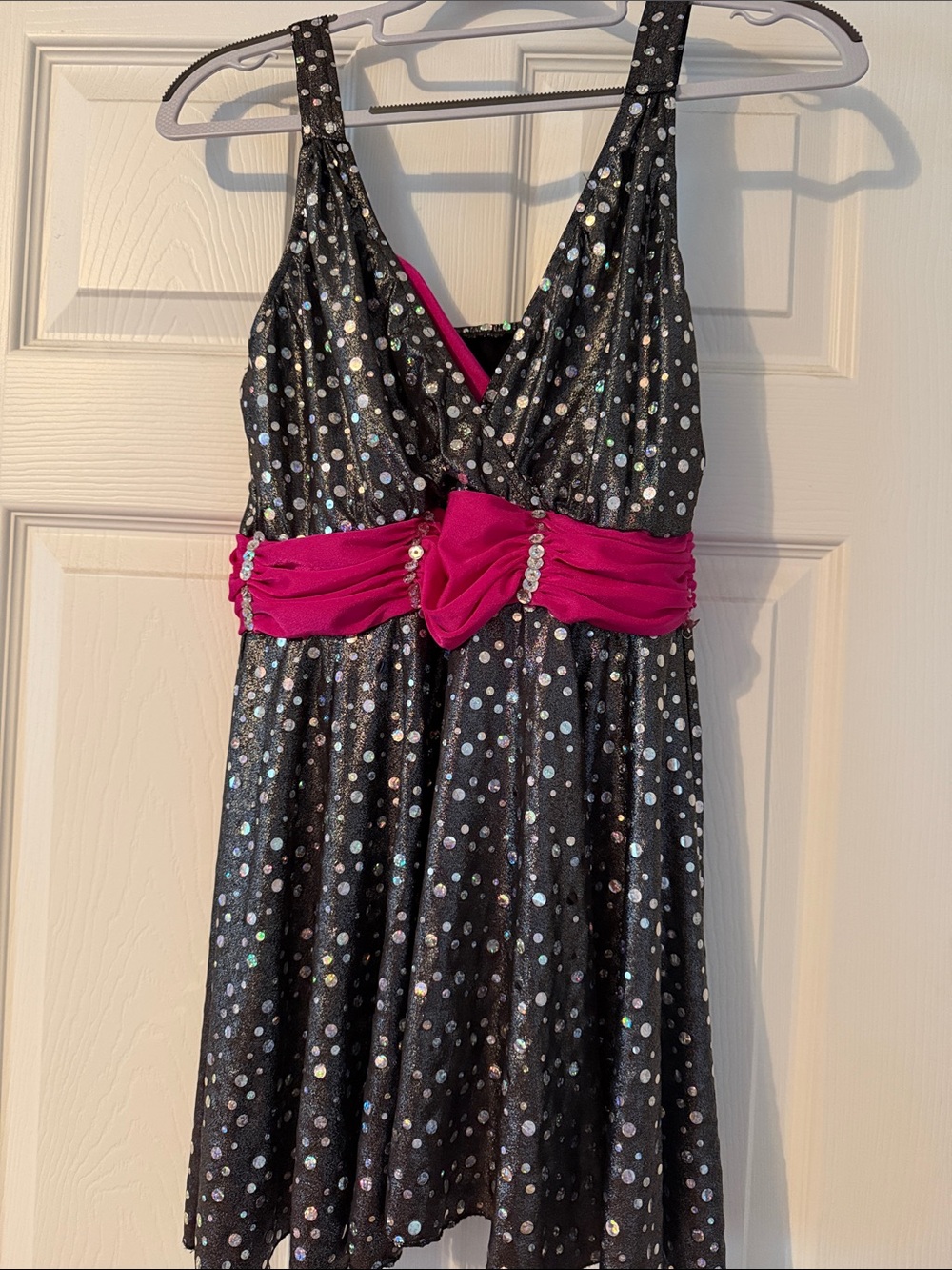 Source Unknown Black Sequin Dress with Fuchsia Waistband